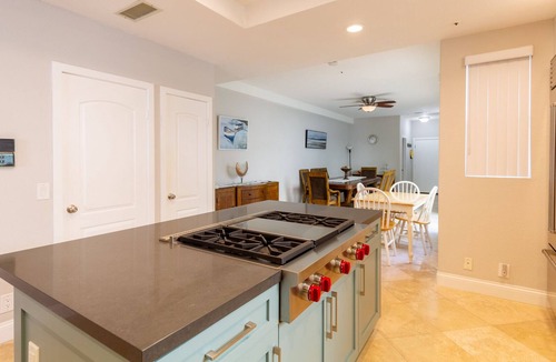 Huntington Beach House | Beautiful Downtown HB 3BR just 1 block to beach!