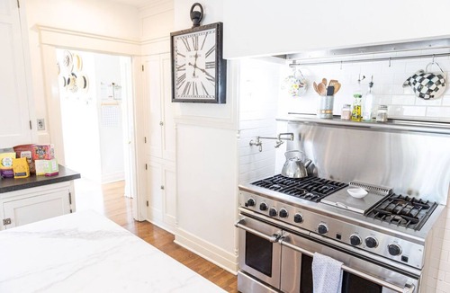 North Central House | Beautiful Family Home near Rose Bowl, Dodger Stadium & Downtown Los Angeles.