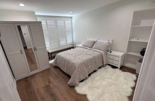 Chatsworth House | Beautiful fully remodeled home for you and the family to relax.