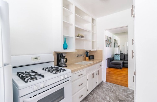 Valley Village Apartment | Beautiful garden apt close to Universal Studios