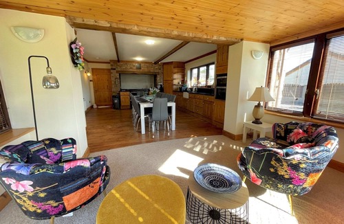 Kirkpatrick Fleming House | Beautiful 5BR House near Gretna Green with Garden - Pass the Keys