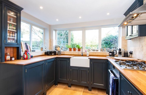 Henfield Cottage | Beautiful Georgian Cottage tucked away in central village location.