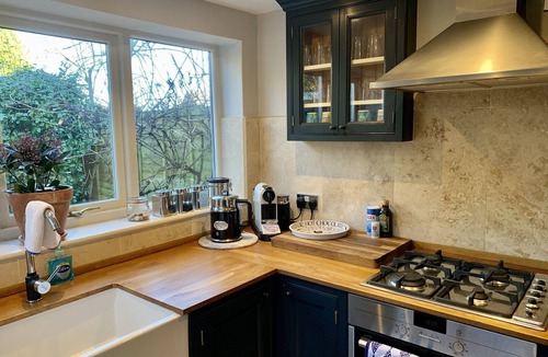 Henfield Cottage | Beautiful Georgian Cottage tucked away in central village location.