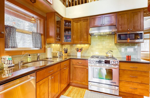 Serene Lakes House | Beautiful getaway with two fireplaces, covered deck, washer/dryer