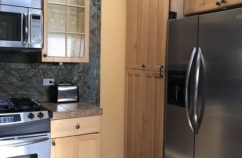 Riverview West House | Beautiful guest house w/backyard, patio. Long term welcome. by Irvine,Costa Mesa