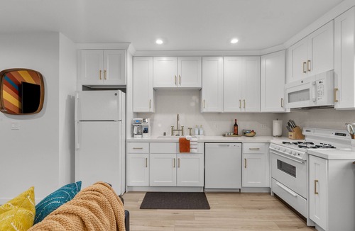 North Hills West House | Beautiful Guesthouse in North Hills-Private Parking/Patio-Quiet Neighborhood