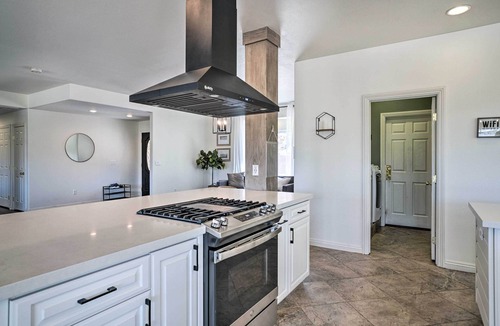 Hemet House | Beautiful Hemet Home: Large Patio & Mtn Views!