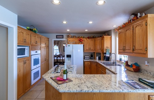 Mariposa House | Beautiful Home Away From Home. Private pool & spa. LONG TERM RENTERS WELCOMED
