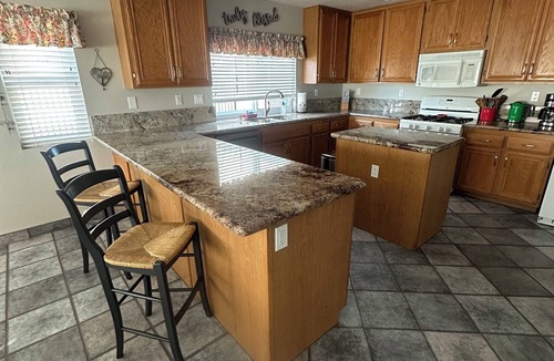Fontana House | Beautiful Home, Insurance, Ltr, Str, Corporate, Last Minute Travel