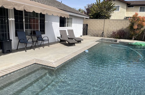 Northwest Anaheim House | Beautiful Home w/Pool- 0.6 mi Knotts-6 mi. Disney.