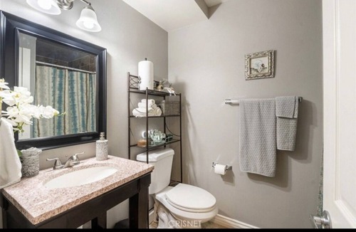 Valencia House | Beautiful home with views /10 minutes from Six Flags Magic Mountain