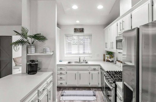 Camarillo House | Beautiful house to relax and enjoy close to Camarillo outlets and beach