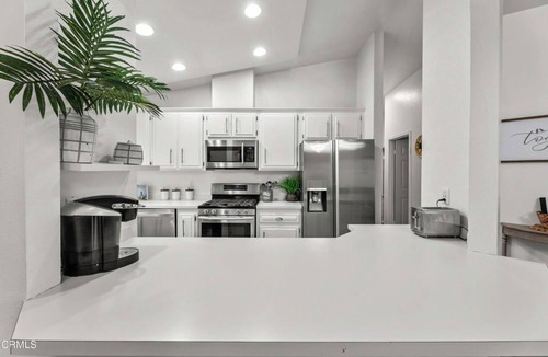 Camarillo House | Beautiful house to relax and enjoy close to Camarillo outlets and beach