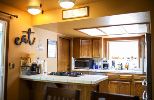 Kernville House | Beautiful Kernville Mountaintop Hideaway - New Hot Tub - 1.5 mi to downtown