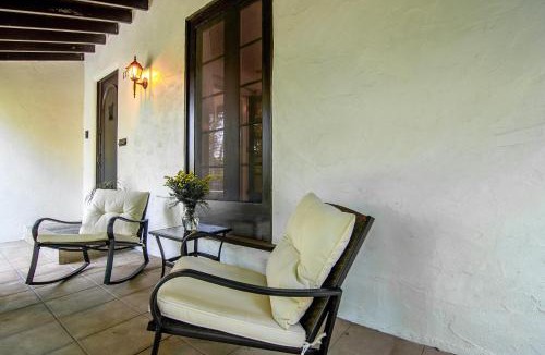 Pico - Robertson Villa | Beautiful Large 3 Bedroom 2 Bath Plus Pool and Jacuzzi