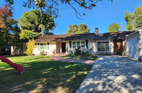 Northridge House | Beautiful large fenced property with sparkling pool