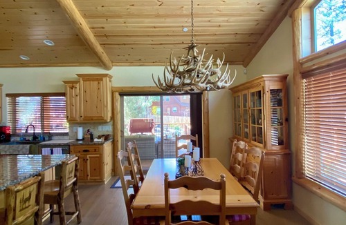 Eagle Mountain Estates House | Beautiful Log Style Home in Eagle Mountain Estates, Big Bear Lake.