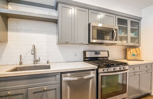 Eastern Malibu Condo | Beautiful, luxurious hideaway right on Carbon Beach in Malibu!
