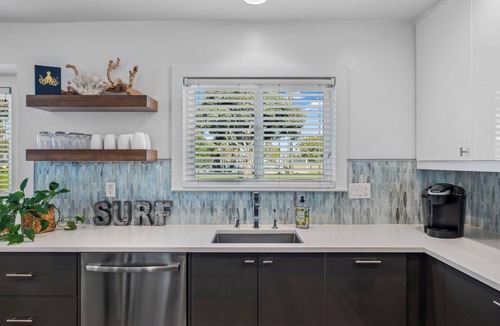 Santa Ana Heights House | Beautiful modern beach house, steps to sand, AC, Bikes, Beach Gear and Parking!