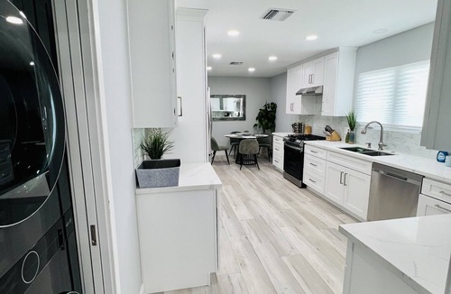 Glendale House | Beautiful Modern House in Prime Glendale