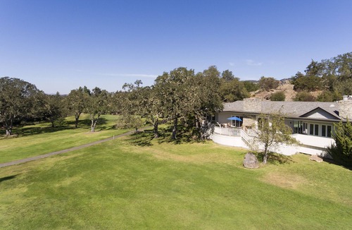 Napa House | Beautiful Napa Valley Home on Golf Course - Perfect Wine Country Retreat
