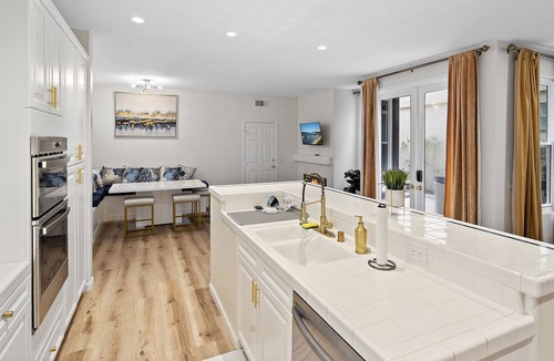 Huntington Beach House | Beautiful ocean view home w/jacuzzi, AC, bikes.
