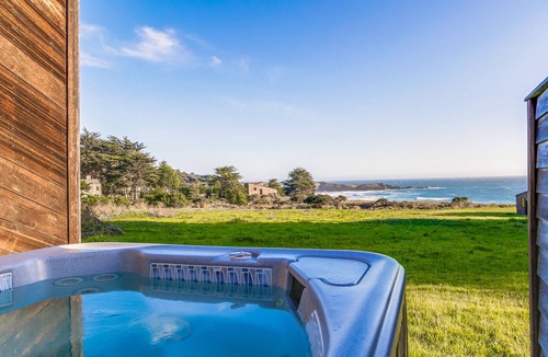 Sea Ranch House | Beautiful Ocean Bluff Retreat with Private Hot Tub, Sauna, & Shared Pool