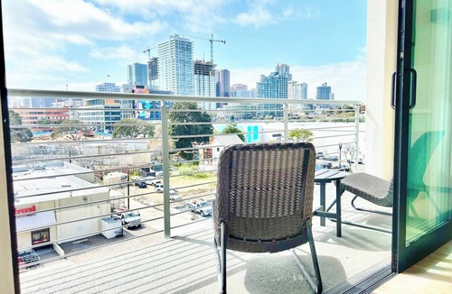 East Village Apartment | Beautiful One Bedroom Apartment With View of City