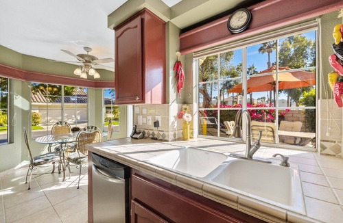 Palm Desert House | Beautiful Palm Desert Home With Private Backyard Pool and Jacuzzi