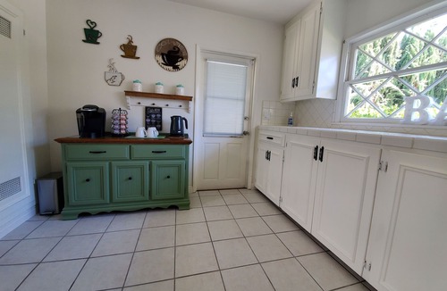 Fullerton House | Beautiful Ranch Home Retreat Park Like Setting on 3/4 AcrenClose to Disneyland