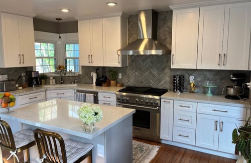 Altadena House | Beautiful redone home in the hills north of Pasadena near hiking and wildlife.