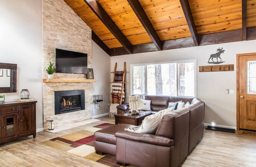 Bijou Park Acres House | Beautiful Remodeled Cabin w/NEW HOT TUB!