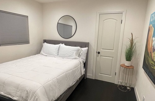 Lawndale House | Beautiful Remodeled home close to the beach