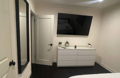 Lawndale House | Beautiful Remodeled home close to the beach