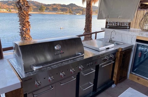 Parker Dam House | Beautiful Riverfront Beach Villa 12