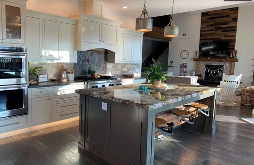 Yreka House | Beautiful rural home with spectacular views of Mt. Shasta 5 minutes from freeway