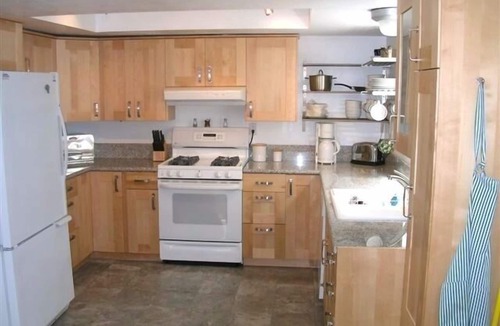 South Mission Beach Condo | Beautiful South Mission Suite-4 doors from Bay and a short walk to the ocean