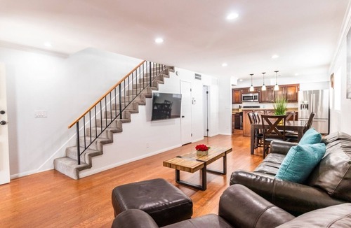 Valley Village House | Beautiful & Spacious Town House, Screened Porch, Monthly Discounts, Pets!
