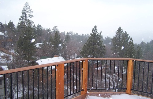 Upper Moonridge Cabin | Beautiful/Spacious Cabin! Hot Tub, Pool Table, Bar, Dartboard. Tesla charger