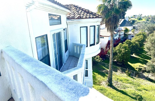 East Canyon House | Beautiful Tuscany Villa with pool & a view!