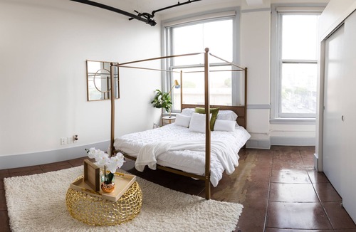 Downtown Apartment | Beautiful Vibrant Chic DOWNTOWN LA Loft
