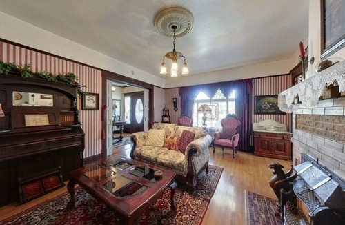 Downtown Riverside Apartment | Beautiful Victorian home close to downtown Riverside!