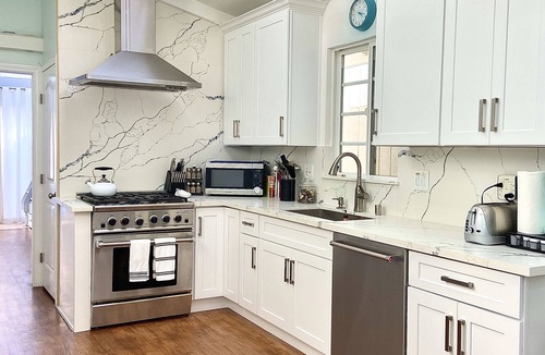South Redondo House | Beautifully Remodeled Luxurious Beach House 1.5 Blocks from the Beach