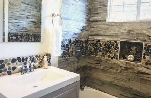 Gardena House | Beautifully remodeled, contemporary but inviting and cozy !!