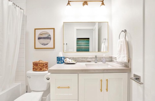Fullerton House | Beautifully Remodeled House 5 miles to Disney