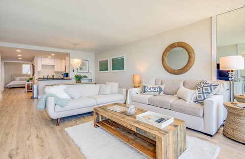 North Pacific Beach Condo | Beautifully remodeled 10th floor oceanfront condo