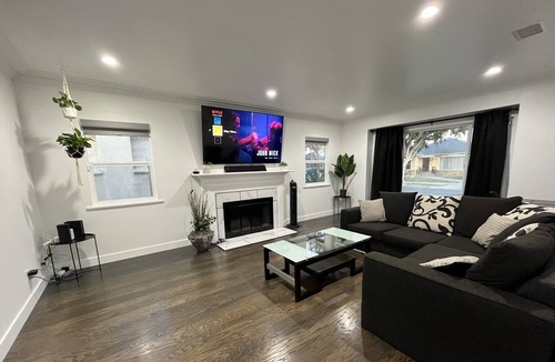 Montebello House | Beautifully Renovated Modern/Chic Home in Montebello