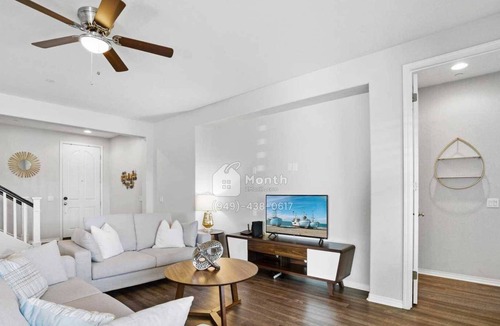 Santa Ana Heights House | Beauty on Guarda Dr