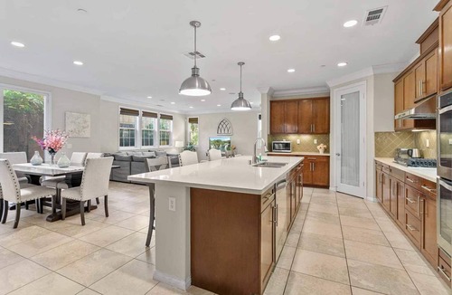 Eastvale House | Beauty on Irisbend