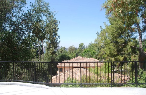 La Canada Flintridge House | Bedroom and Living Room for a quiet guest